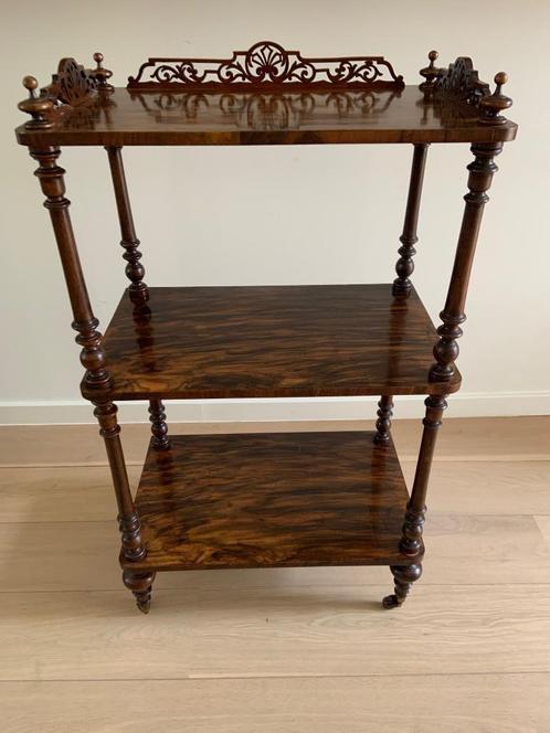 Antiek Victoriaans What-Not walnoot etagere, Antiek en Kunst, Curiosa en Brocante, Ophalen