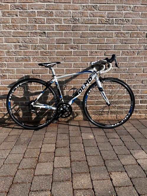 Olmo racefiets maat 45 incl. klikschoenen en hel, Fietsen en Brommers, Fietsen | Racefietsen, Zo goed als nieuw, 15 tot 20 versnellingen