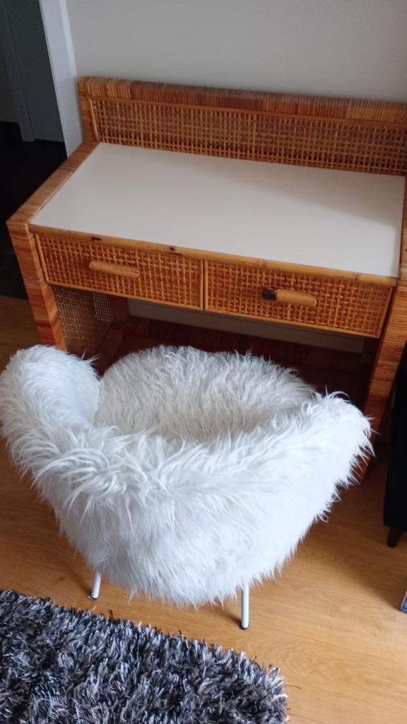 Bureau rotan (zeteltje apart te koop), Huis en Inrichting, Bureaus, Zo goed als nieuw, Bureau, Ophalen