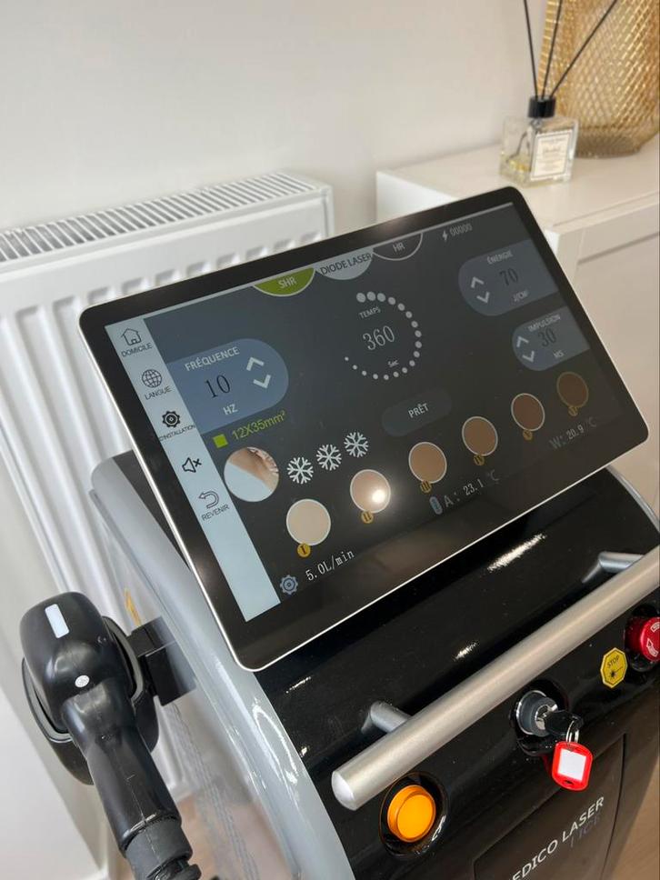 MedicoLaser Ice Medical Diode Laser - Permanente ontharing, Verzamelen, Automaten | Gokkasten en Fruitautomaten, Zo goed als nieuw