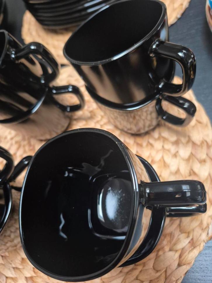 40-delig zwart servies, Huis en Inrichting, Keuken | Potten en Pannen, Ophalen