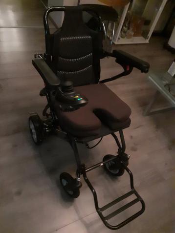 Elektrische en opvouwbare rolstoel met nieuwe batterijen.  beschikbaar voor biedingen
