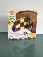 Gratis Verzenden | Wilton Checkerboard Cake Pan Set - Nieuw!, Verzenden, Nieuw, Taarten, Bakvorm