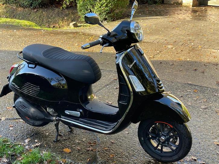 Vespa gts 300 HPE super 9/2024 keyless, Motoren, Motoren | Piaggio, Particulier, Scooter, Ophalen