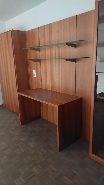 Bureau kasten  beschikbaar voor biedingen