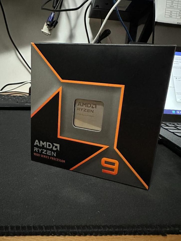 AMD Ryzen 9 9900X processor, Computers en Software, Processors, Zo goed als nieuw, Ophalen of Verzenden