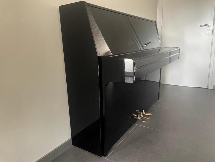 Yamaha P2 tweedehands piano + pianokruk en gratis levering, Muziek en Instrumenten, Piano's, Zo goed als nieuw, Piano, Zwart, Ophalen