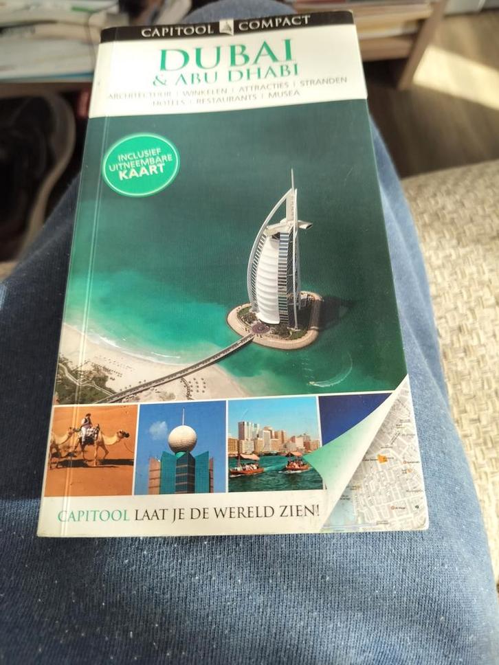 Lara Dunston - Capitool Compact Dubai, Boeken, Reisgidsen, Zo goed als nieuw, Ophalen