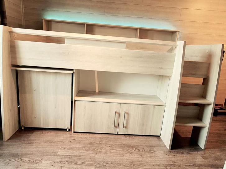 1p halfhoogslaper / hoogslaper 2 stuks te koop, Enfants & Bébés, Chambre d'enfant | Lits superposés & Lits mezzanines, Comme neuf