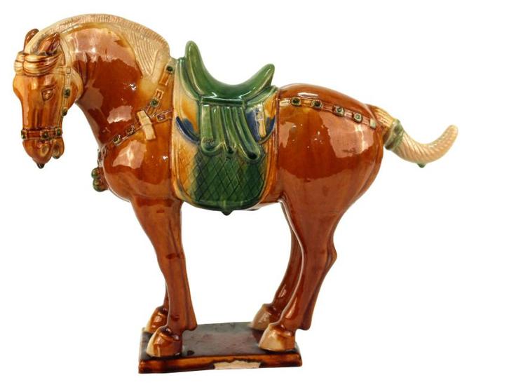 Chinese Tang Manner: Sancai-geglazuurde staand paard, Antiek en Kunst, Antiek | Keramiek en Aardewerk, Ophalen of Verzenden