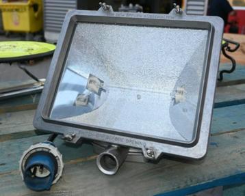 Sill halogeenlamp 1000W in stevige metalen behuizing beschikbaar voor biedingen