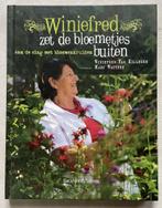 Winiefred zet de bloemetjes buiten, Ophalen of Verzenden