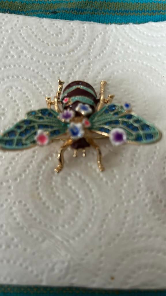 BROCHE ABEILLE BLEUE EN FLEURS, Bijoux, Sacs & Beauté, Broches, Neuf, Bleu