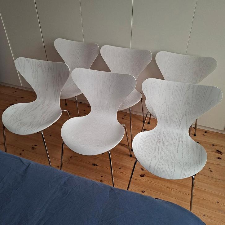 6 stoelen serie 7 Arne Jacobsen Fritz Hansen -wit geaderd, Huis en Inrichting, Stoelen, Zo goed als nieuw, Hout, Wit, Ophalen