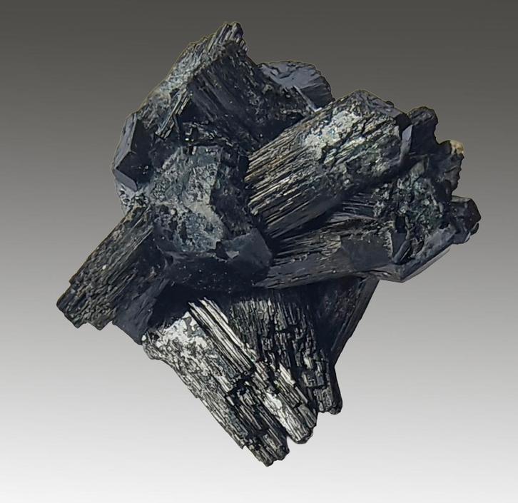 TOERMALIJN kristal cluster uit Namibië., Verzamelen, Mineralen en Fossielen, Mineraal, Ophalen of Verzenden