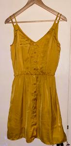 🔥 Naf Naf - okergeel glanzend jurkje - maat 34, Naf Naf, Enlèvement ou Envoi, Comme neuf, Taille 34 (XS) ou plus petite