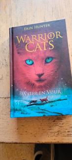 Erin Hunter - Water en vuur, Boeken, Ophalen of Verzenden, Zo goed als nieuw, Erin Hunter