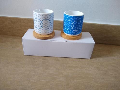 NIEUW Keramische tasjes/glaasjes met bamboe onderzetter, Huis en Inrichting, Keuken | Servies, Nieuw, Kop(pen) en/of Schotel(s)