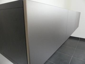 Donkere tv meubel kast beschikbaar voor biedingen
