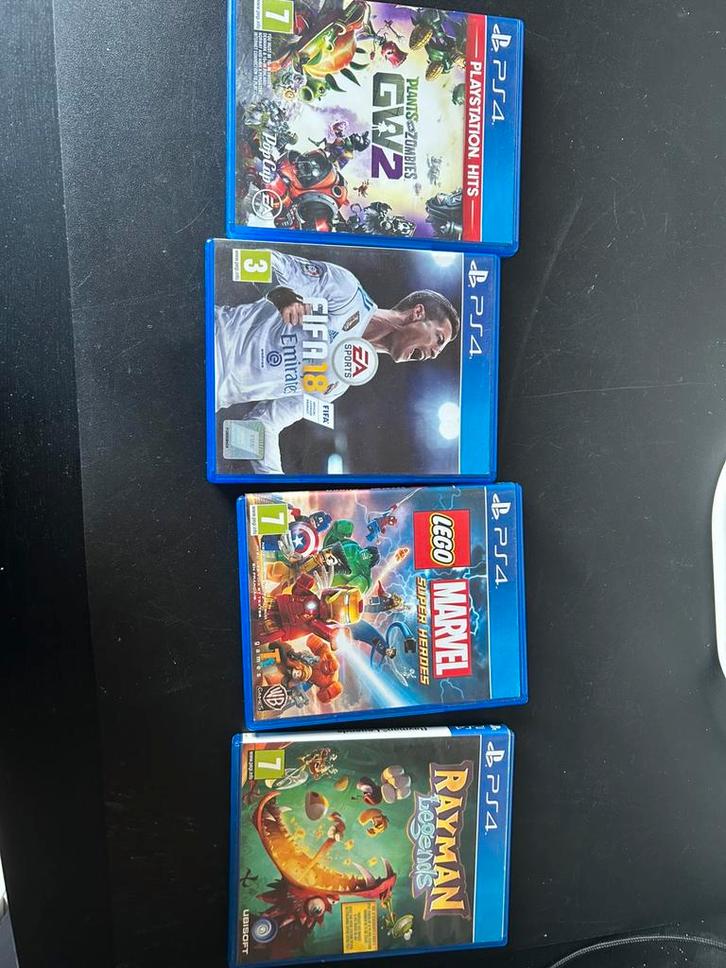 Ps4 slim, Games en Spelcomputers, Games | Sony PlayStation Vita, Zo goed als nieuw, Ophalen