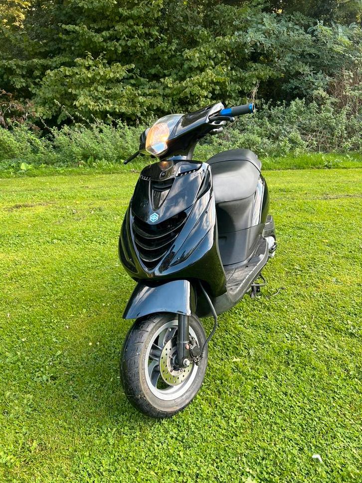 Piaggio zip 4 takt A-klasse 50 cc, Fietsen en Brommers, Scooters | Piaggio, Zo goed als nieuw, Zip, Klasse A (25 km/u), Benzine
