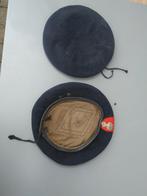 Set van twee baretten met pet van de Belgische Gendarmerie, Verzamelen, Militaria | Algemeen, Rijkswacht, Ophalen of Verzenden