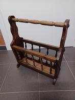 Krantenbak in massief hout, Huis en Inrichting, Woonaccessoires | Krantenbakken en Lectuurbakken, Ophalen, Gebruikt