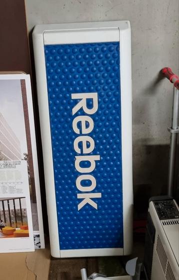 Stap Reebok beschikbaar voor biedingen