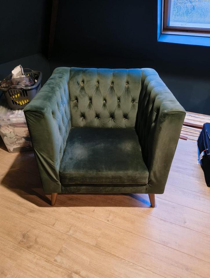 Velours fauteuil groen – Chesterfield stijl, Antiek en Kunst, Antiek | Meubels | Stoelen en Sofa's, Ophalen of Verzenden