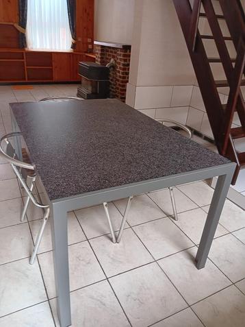 TUINTAFEL en 3 aluminium stoelen  beschikbaar voor biedingen
