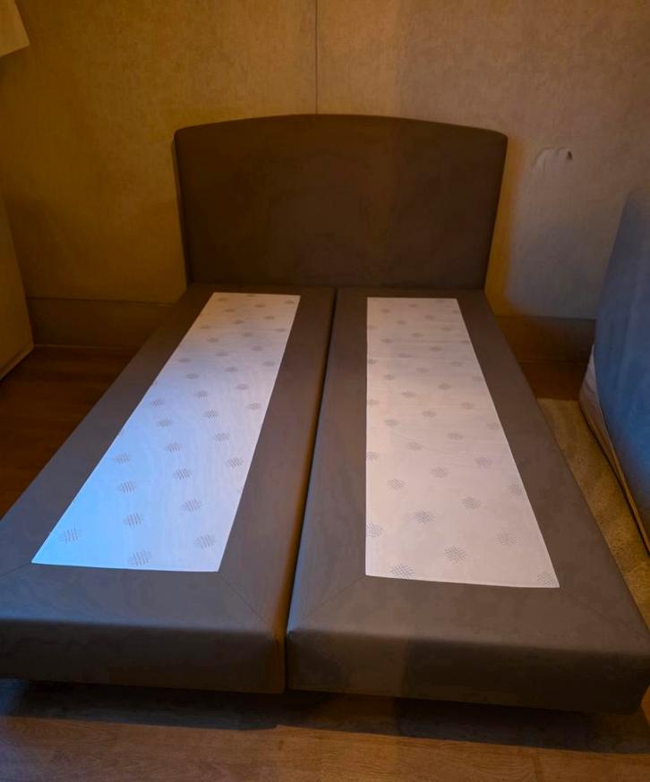 Prachtige Boxspring (140x200) – Taupe, Huis en Inrichting, Slaapkamer | Boxsprings, Zo goed als nieuw, 140 cm, 200 cm, Tweepersoons