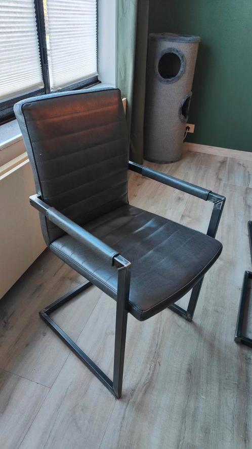Eetkamer stoelen, Huis en Inrichting, Stoelen, Gebruikt, Vijf, Zes of meer stoelen, Kunststof, Metaal, Grijs, Ophalen