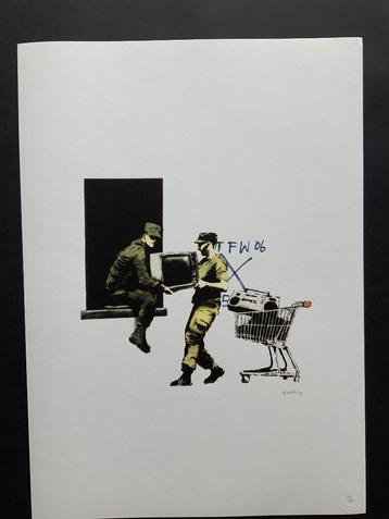 BANKSY LOOTING SOLDIERS litho op groot formaat