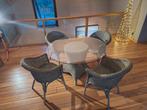 table plateau verre rond chaises et pied en osier, Quatre personnes, Rond, 100 à 150 cm, Enlèvement