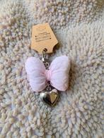 Porte-clés avec nœud en forme de cœur, Collections, Porte-clés, Enlèvement ou Envoi, Neuf, Autres types