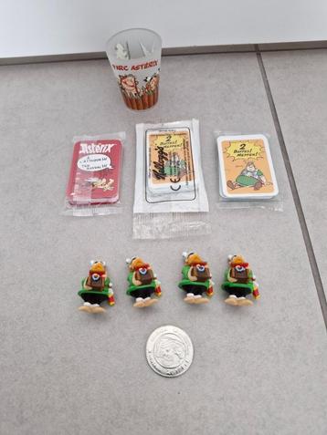Asterix : shotglas - minispeelkaarten - Roodbaard - munt, Enlèvement ou Envoi, Astérix et Obélix