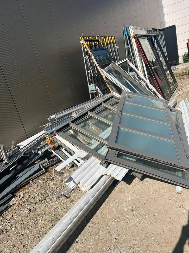 Oud metalen en afbraken, Doe-het-zelf en Bouw, Metalen, Zo goed als nieuw, Ophalen