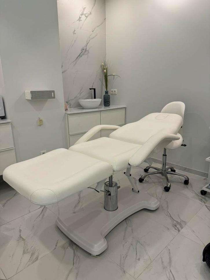 Verzorgings-/Wellnessbank in perfecte staat, Sport en Fitness, Massageproducten, Ophalen