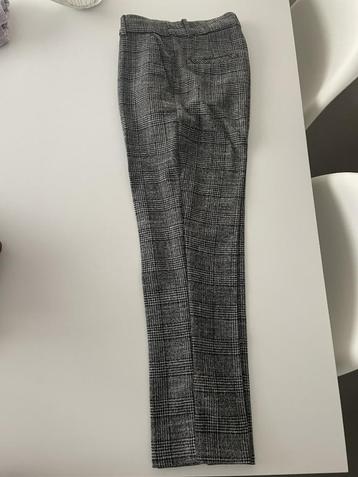 Geruit zwart/wit geklede broek van H&M, in perfecte staat  beschikbaar voor biedingen