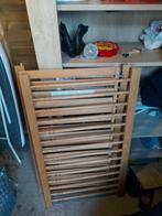 Te koop: houten kinderbed met matras

Massief houten, Ophalen, Zo goed als nieuw, Matras