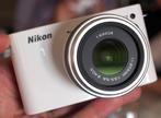 Nikon 1 J2 + 10-30mm digitale camera wit (nieuwstaat), Ophalen of Verzenden, Zo goed als nieuw, Nikon