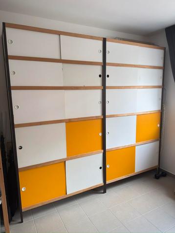 Twee Kwelox kasten - 220-120-42cm beschikbaar voor biedingen