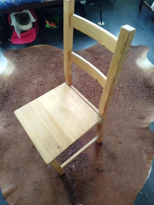 Pair of IKEA Wooden Chairs – Budget-Friendly Seating!, Huis en Inrichting, Stoelen, Gebruikt, Twee, Hout, Wit, Ophalen