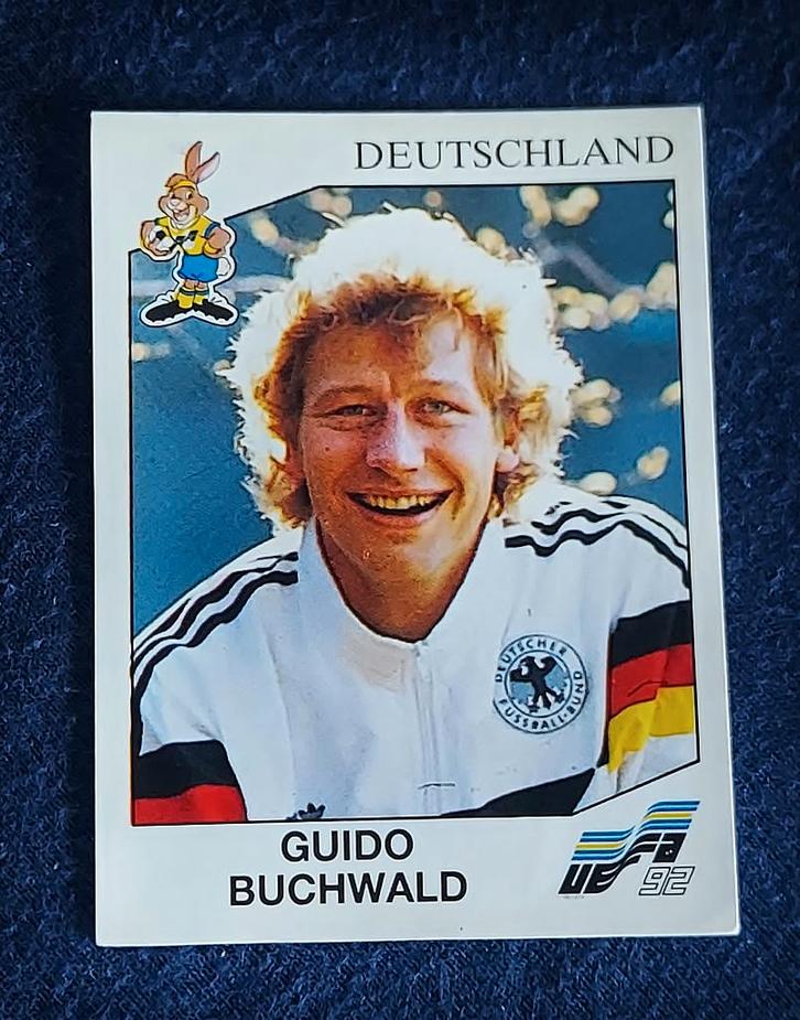 Panini sticker voetbal  ' Euro 1992 - G. Buchwald '  #198, Hobby en Vrije tijd, Stickers en Plaatjes, Nieuw, Sticker, Ophalen of Verzenden
