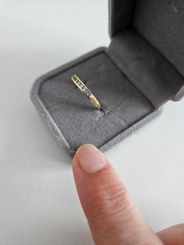 18 karaats gouden diamanten ring beschikbaar voor biedingen