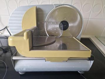 Broodsnijmachine DOMO beschikbaar voor biedingen