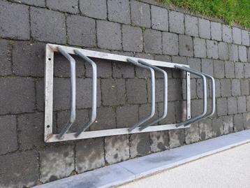 Fietsenrek voor 3 fietsen beschikbaar voor biedingen
