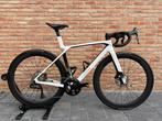 2025 Trek Madone SL6 gen 8 carbon racefiets (maat M/54), Fietsen en Brommers, 28 inch, Carbon, Zo goed als nieuw, Meer dan 20 versnellingen