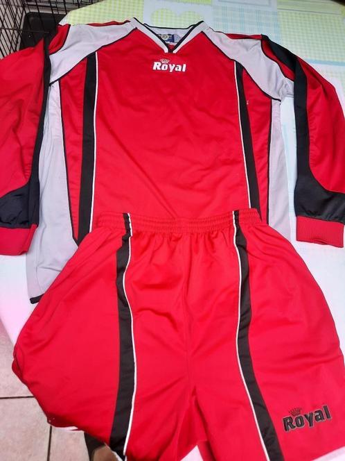 Voetbaluitrusting te koop voor prijsje, Kleding | Heren, Sportkleding, Gedragen, Voetbal, Rood, Ophalen