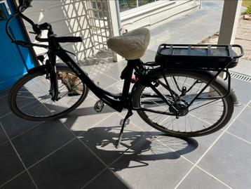 Rivena Premium D7, Fietsen en Brommers, Elektrische fietsen, Ophalen, Zo goed als nieuw
